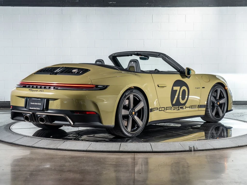 2026 Porsche 911 - Image 5 of 31