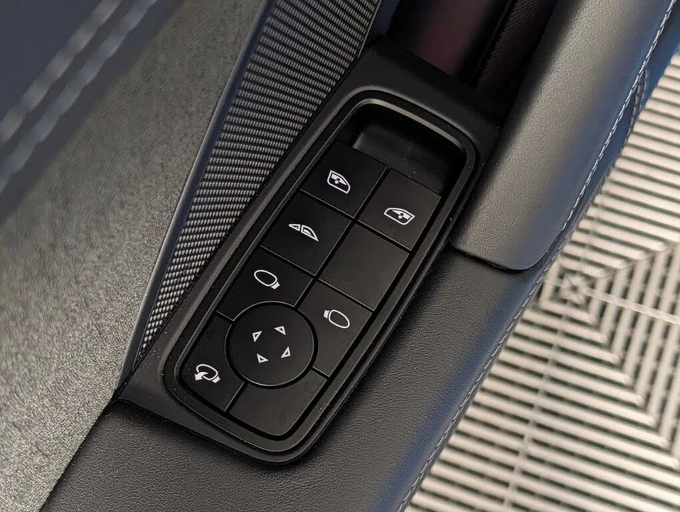 2026 Porsche 911 - Image 27 of 31