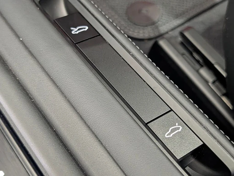 2026 Porsche 911 - Image 28 of 31