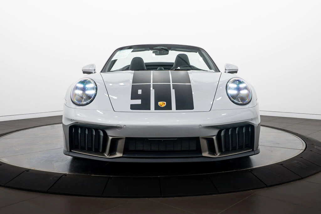 2026 Porsche 911 - Image 10 of 31