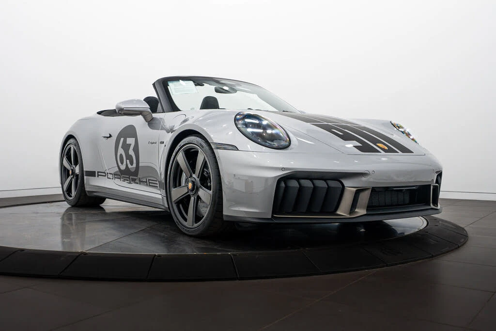 2026 Porsche 911 - Image 9 of 31