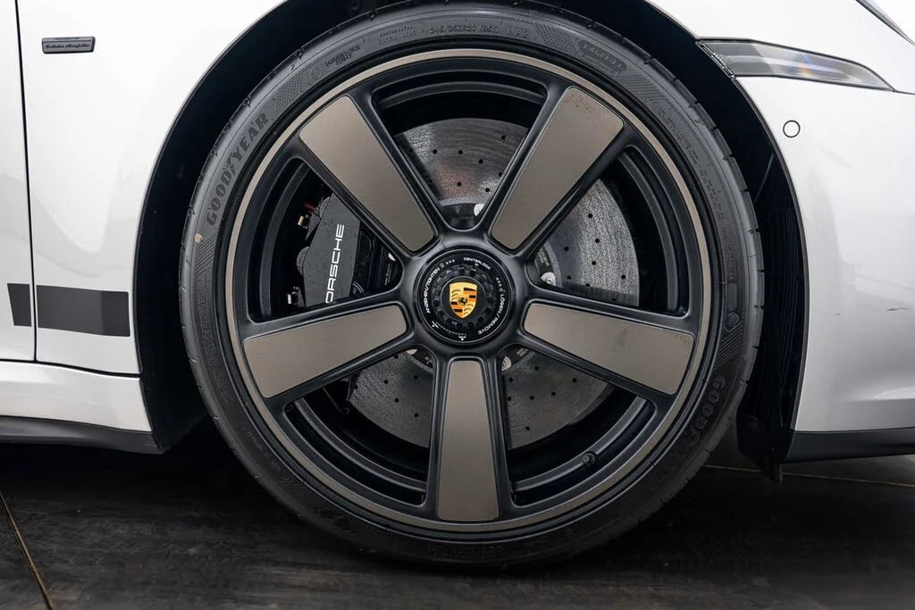 2026 Porsche 911 - Image 11 of 31