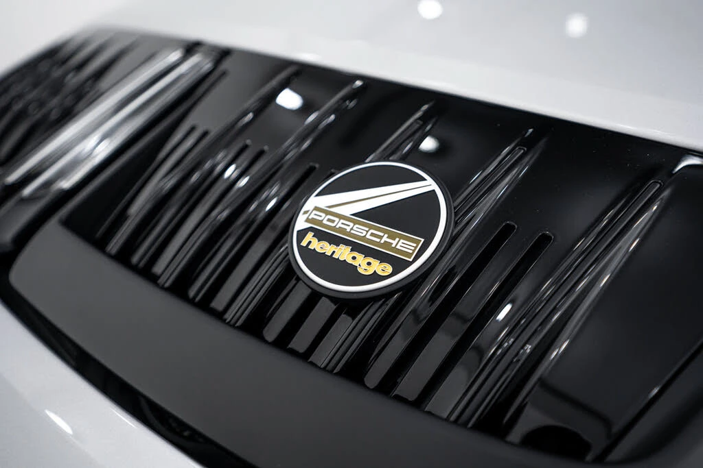 2026 Porsche 911 - Image 29 of 31