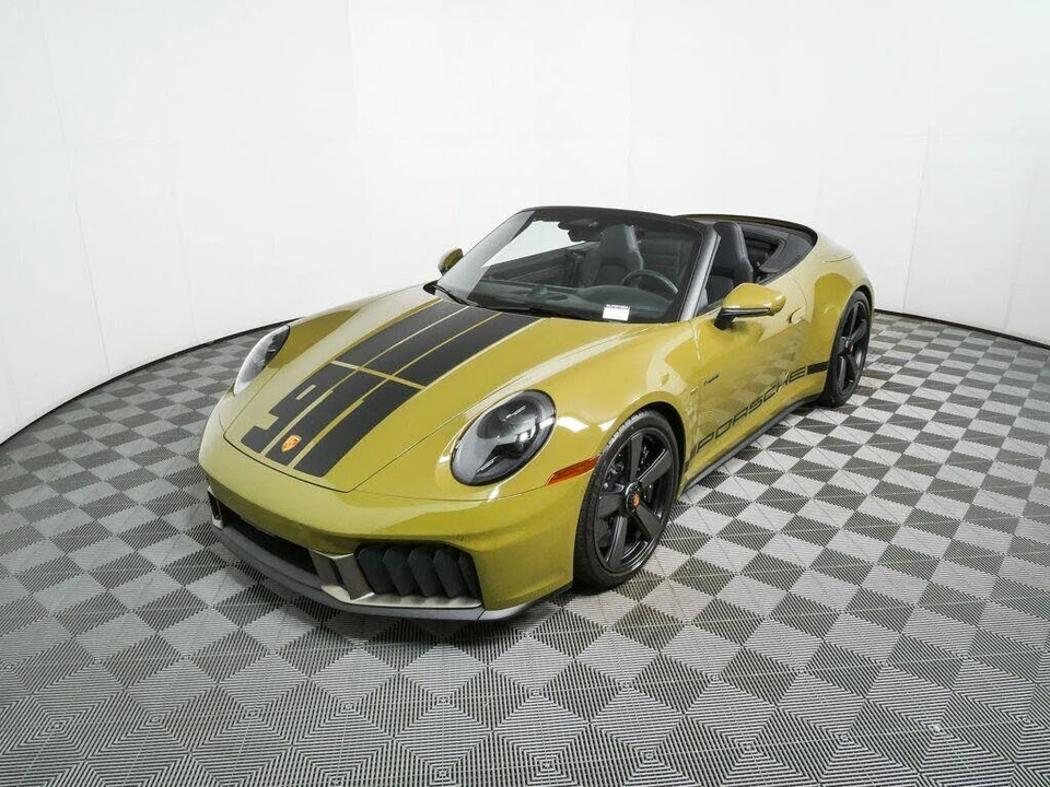 2026 Porsche 911 - Image 28 of 31