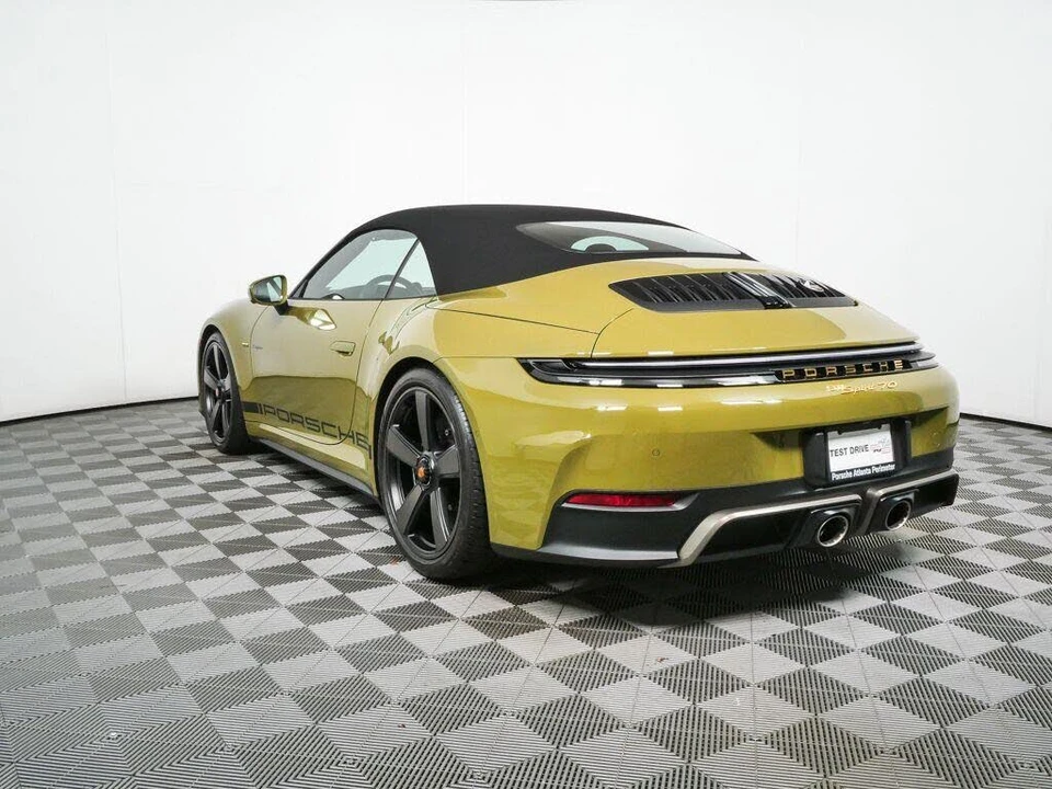 2026 Porsche 911 - Image 3 of 31