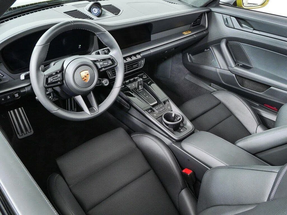 2026 Porsche 911 - Image 29 of 31