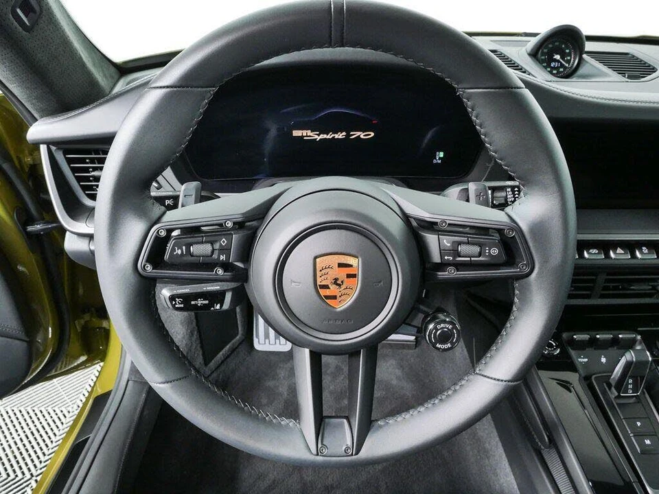 2026 Porsche 911 - Image 9 of 31