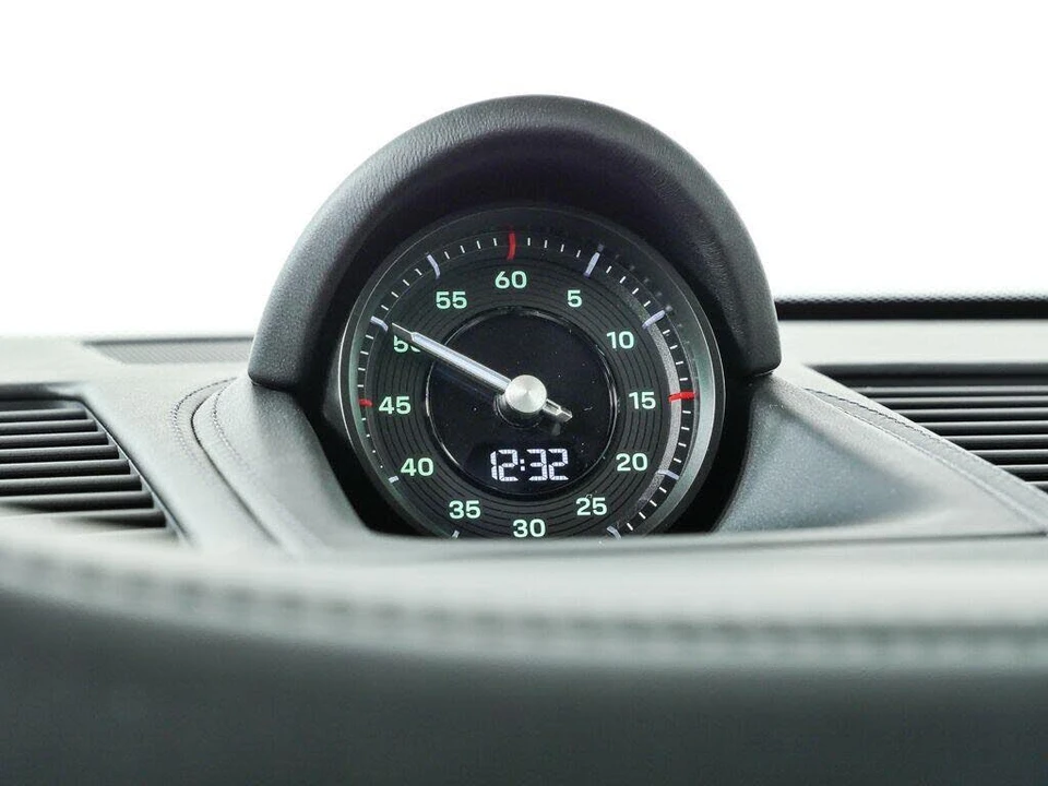 2026 Porsche 911 - Image 19 of 31