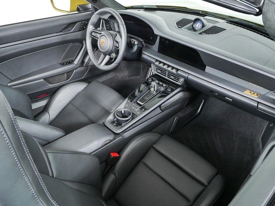 2026 Porsche 911 - Image 30 of 31