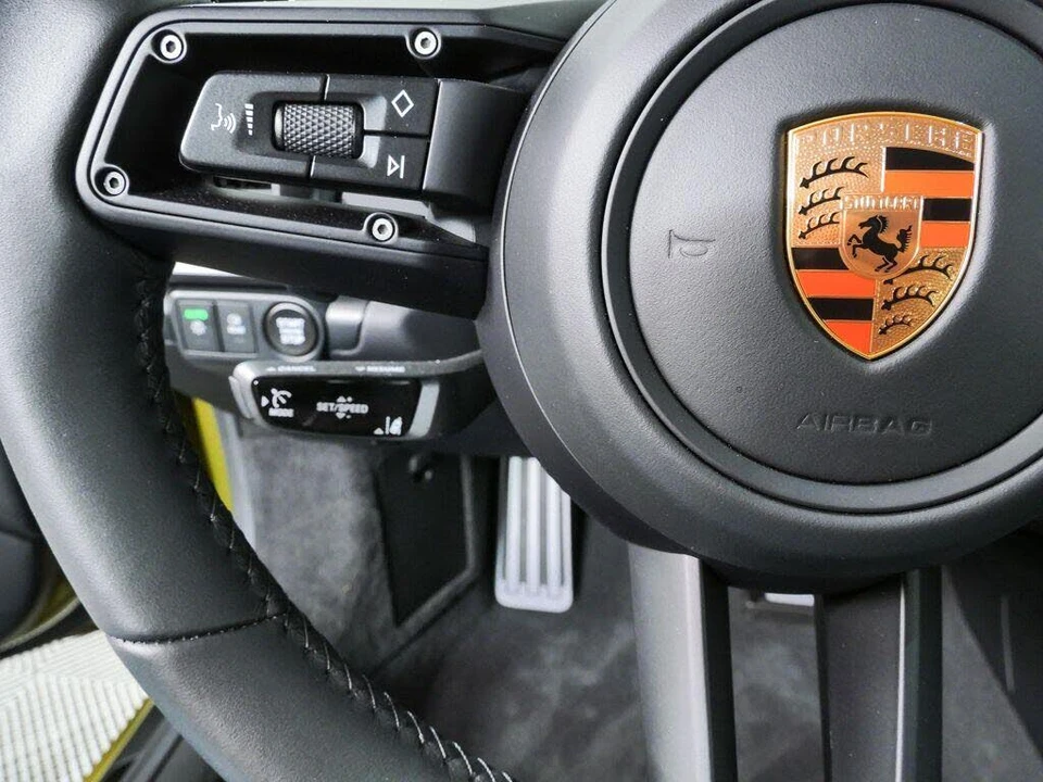 2026 Porsche 911 - Image 10 of 31