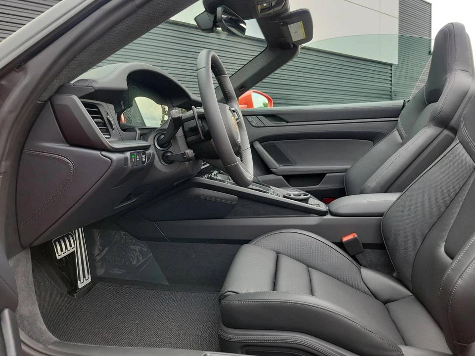 2026 Porsche 992 Carrera - Image 5 of 5