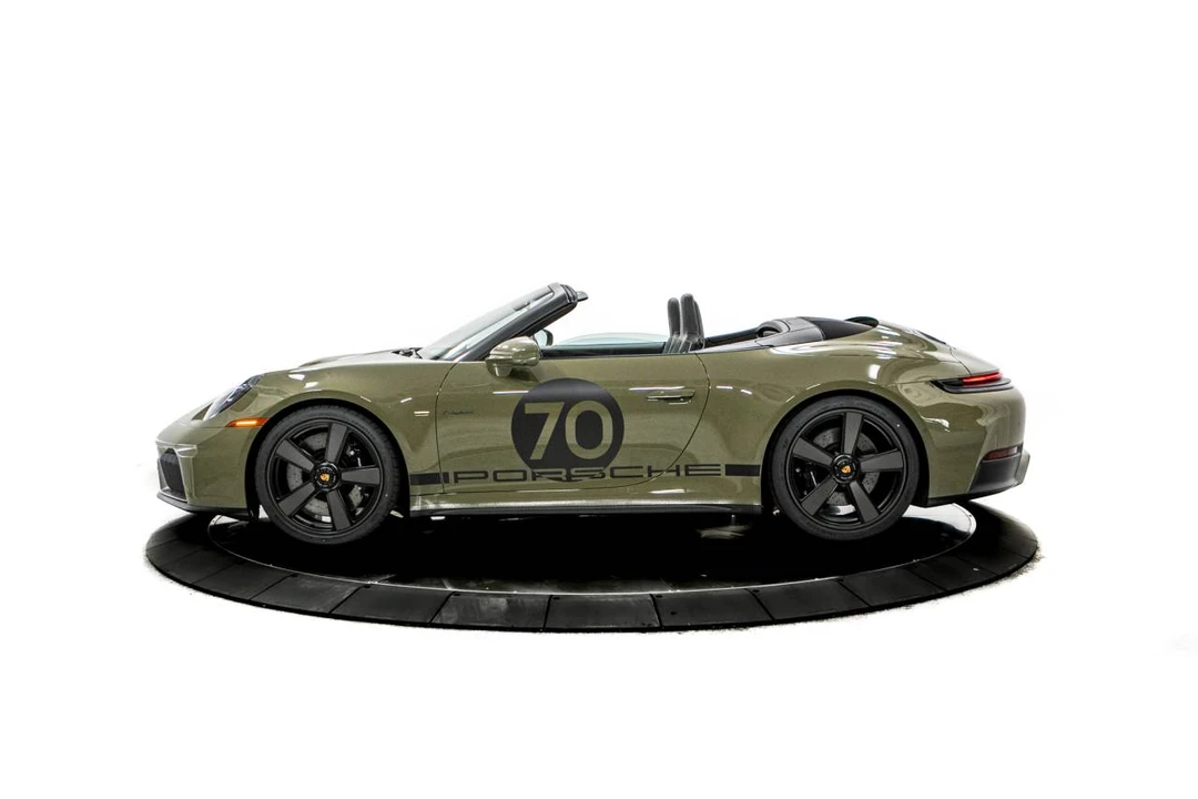 2026 Porsche 911 - Image 2 of 5