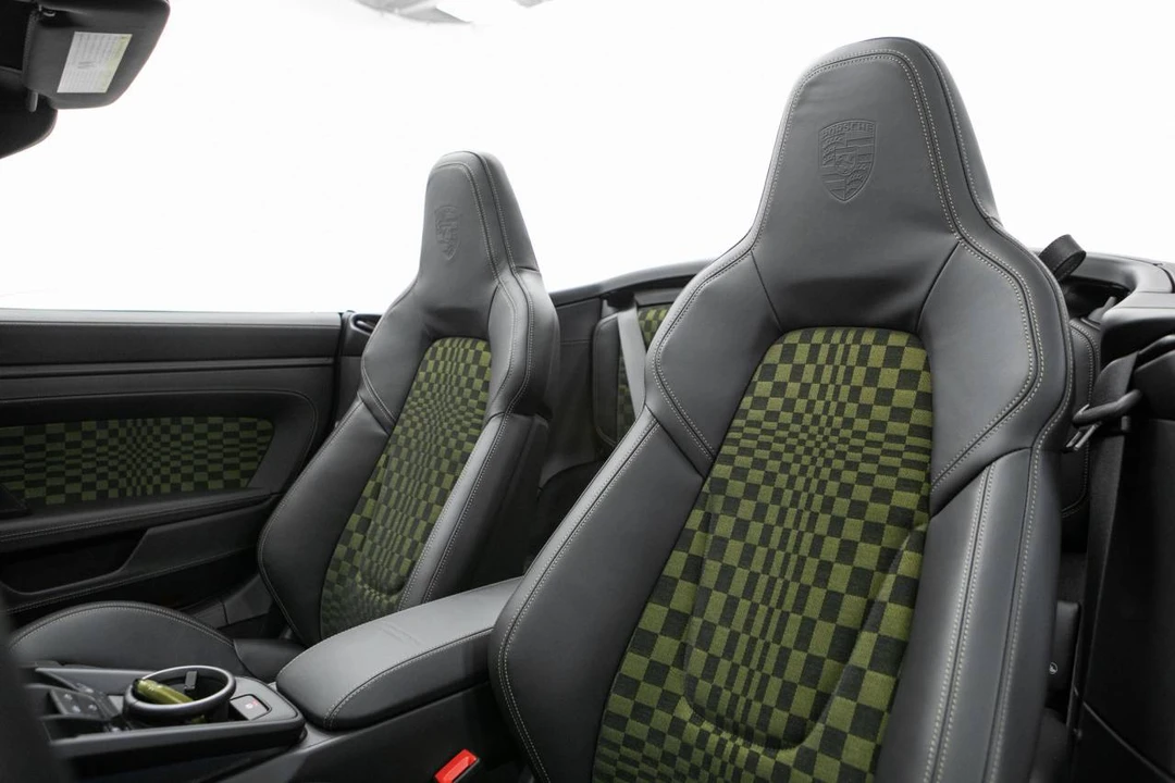 2026 Porsche 911 - Image 5 of 5