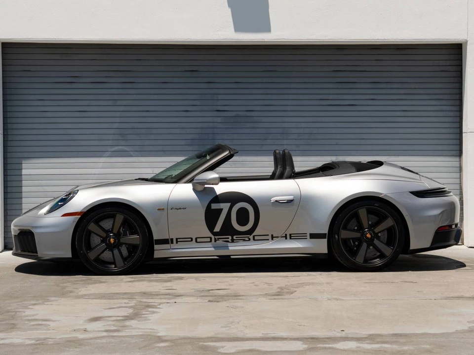2026 Porsche 992 Carrera - Image 2 of 5