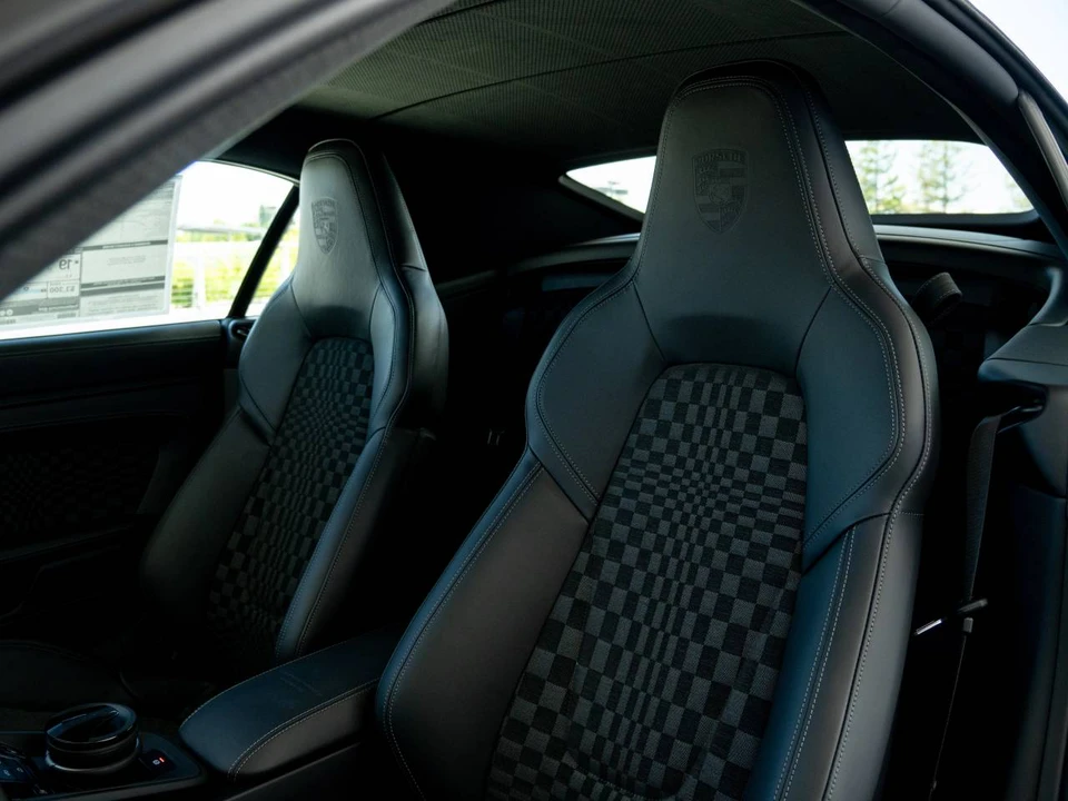 2026 Porsche 992 Carrera - Image 5 of 5