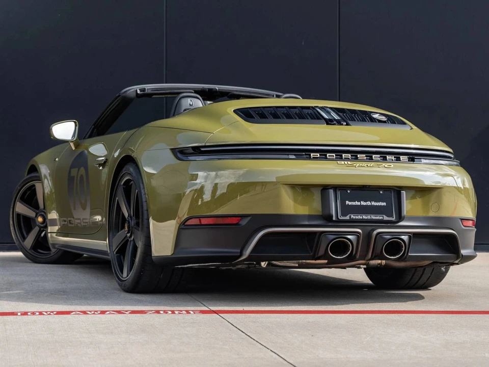 2026 Porsche 911 - Image 3 of 4