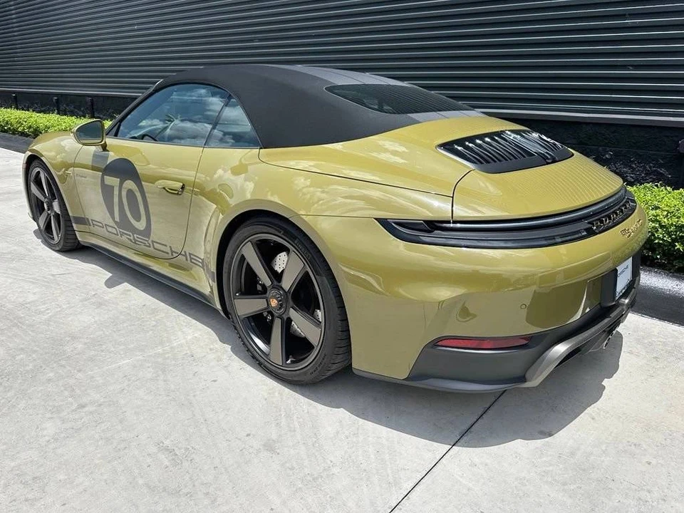 2026 Porsche 911 - Image 3 of 5
