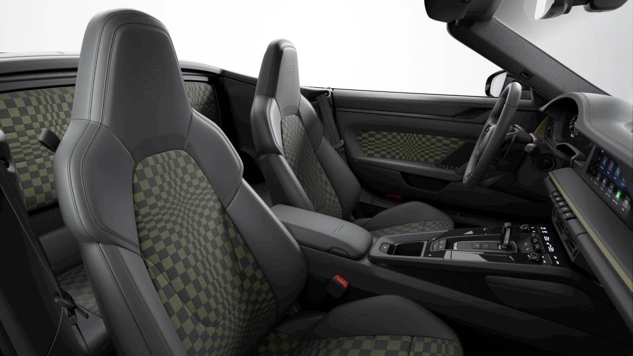 2026 Porsche 911 - Image 5 of 5