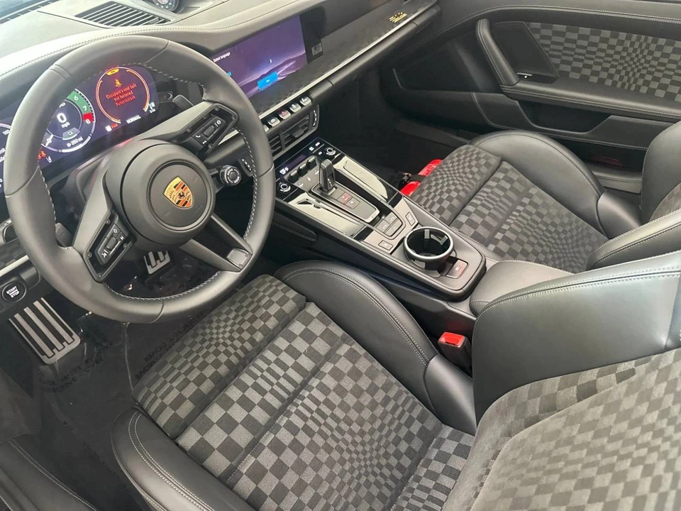 2026 Porsche 911 - Image 4 of 4