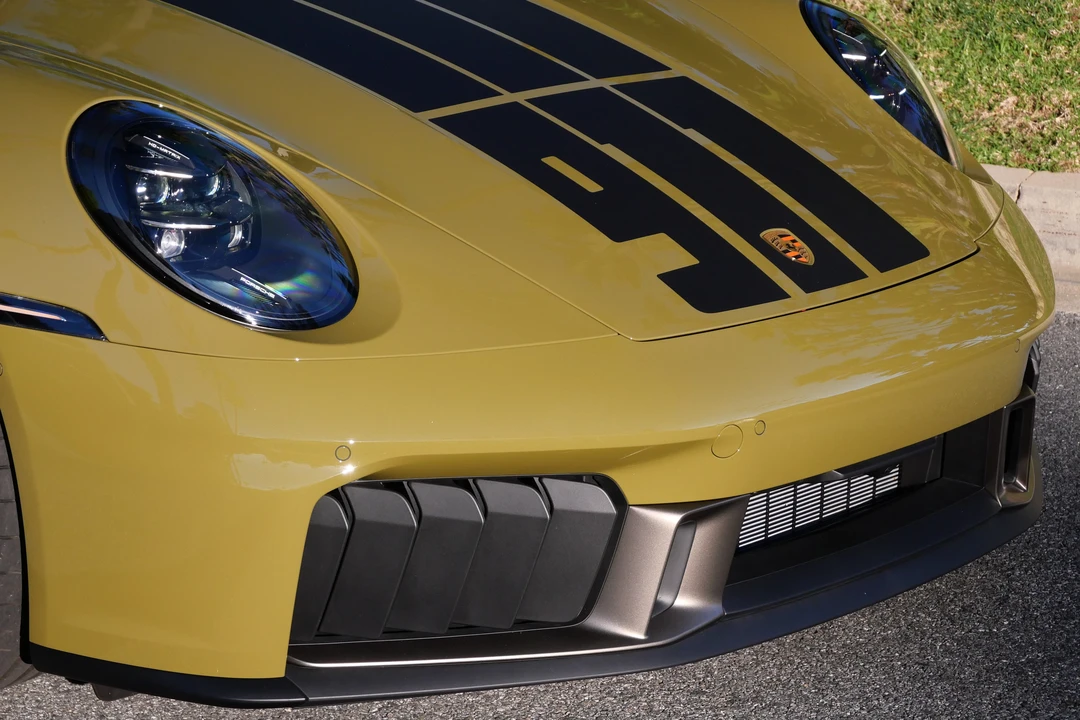 2026 Porsche 911 - Image 25 of 31