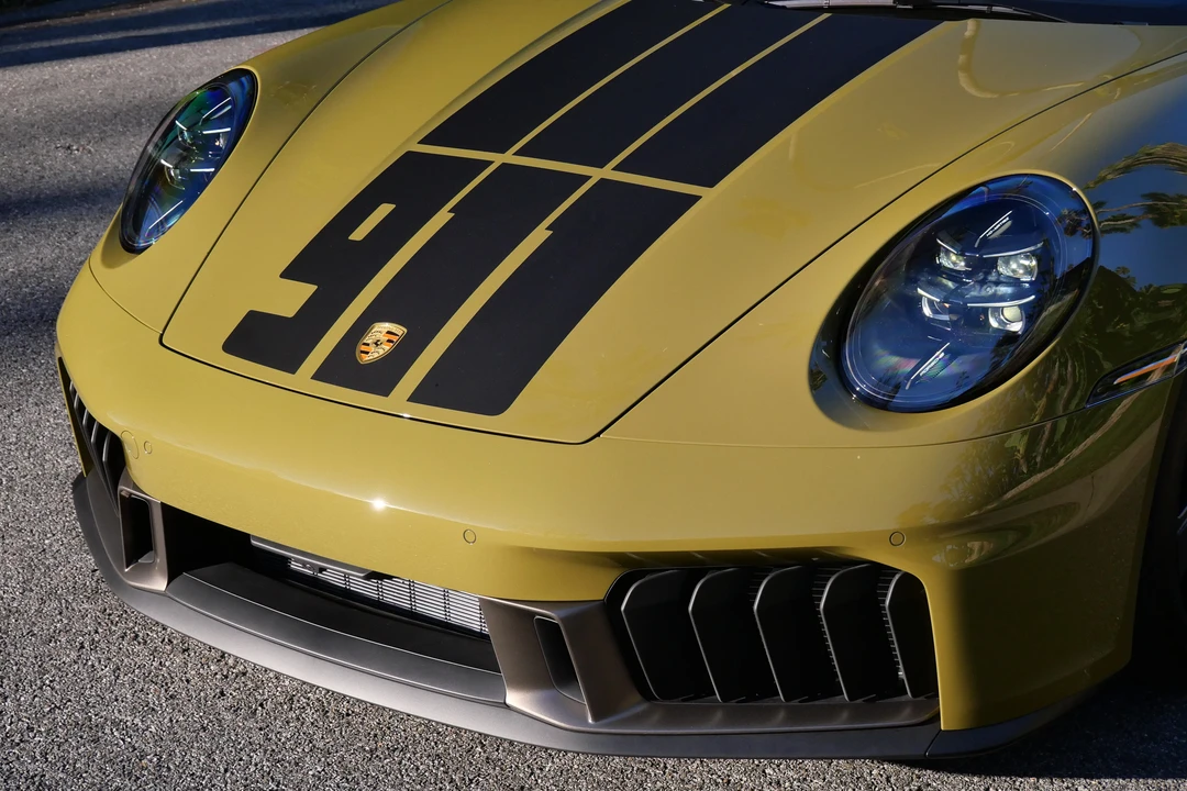 2026 Porsche 911 - Image 22 of 31
