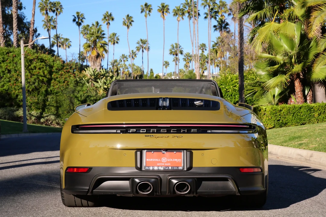 2026 Porsche 911 - Image 15 of 31