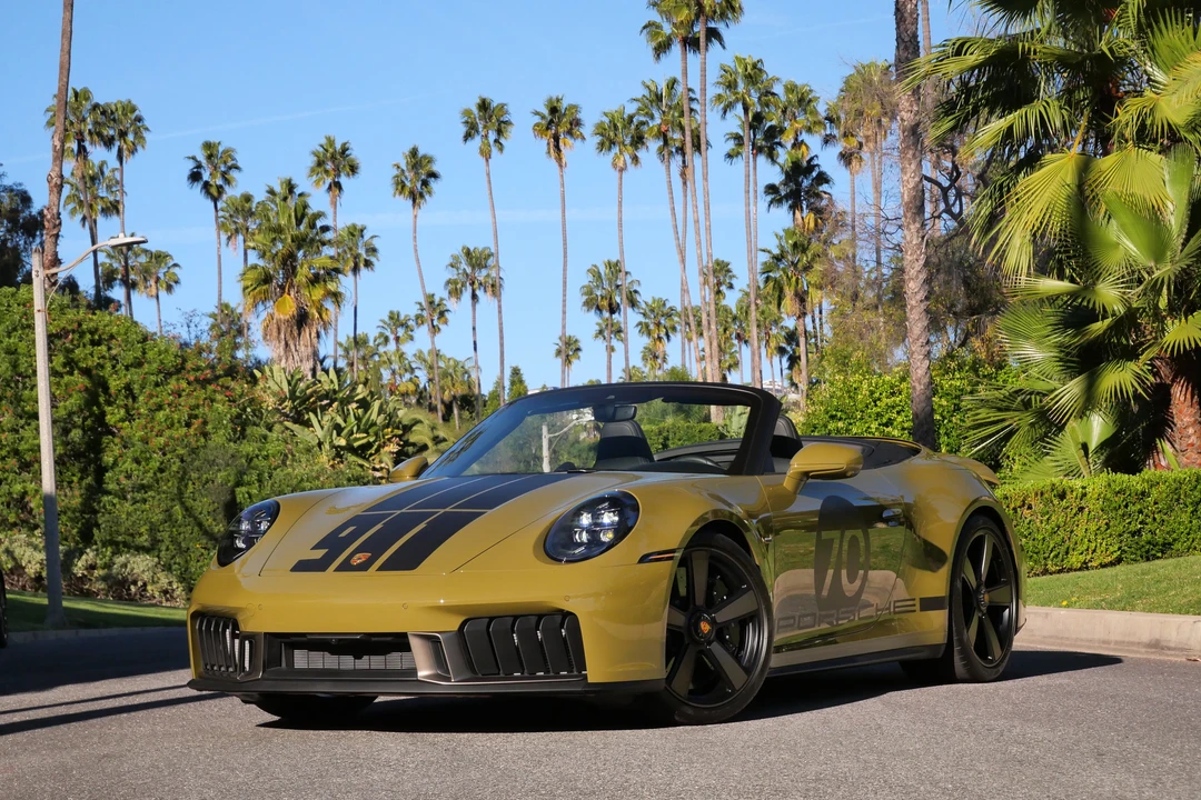 2026 Porsche 911 - Image 9 of 31