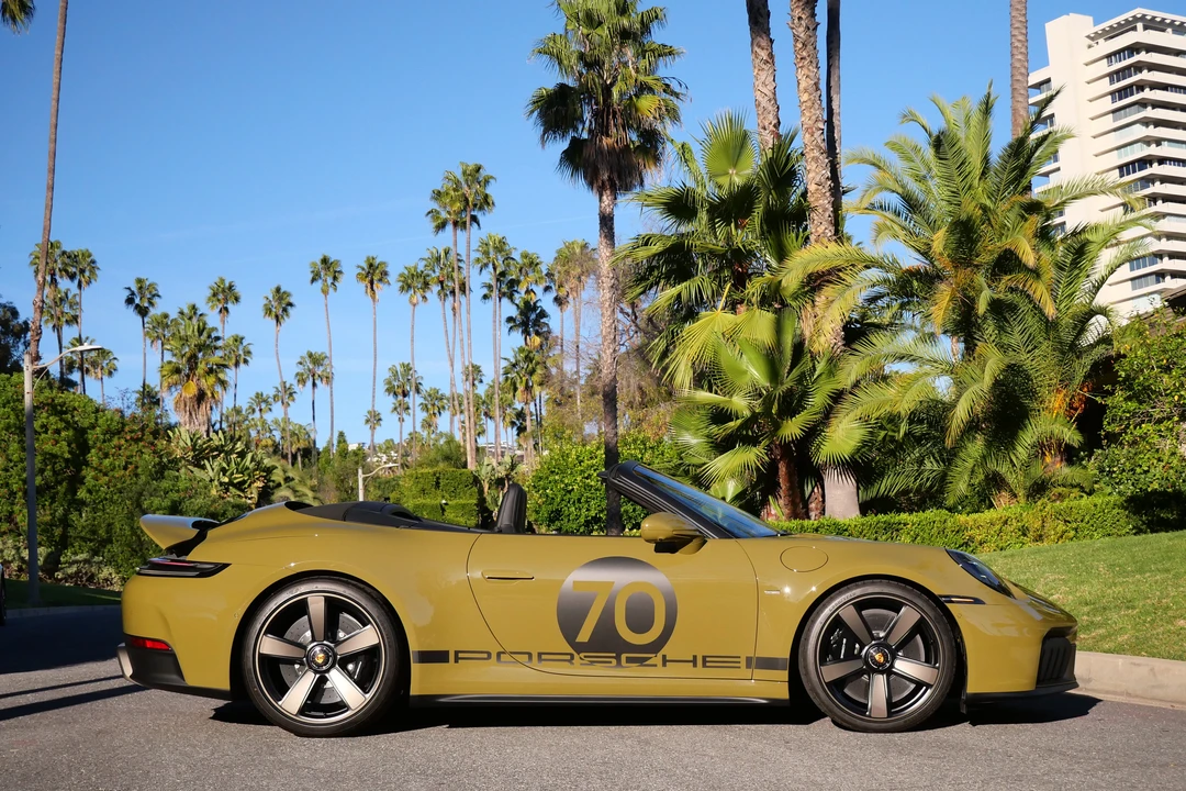 2026 Porsche 911 - Image 4 of 31