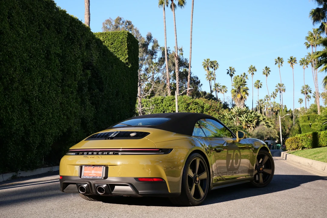 2026 Porsche 911 - Image 16 of 31