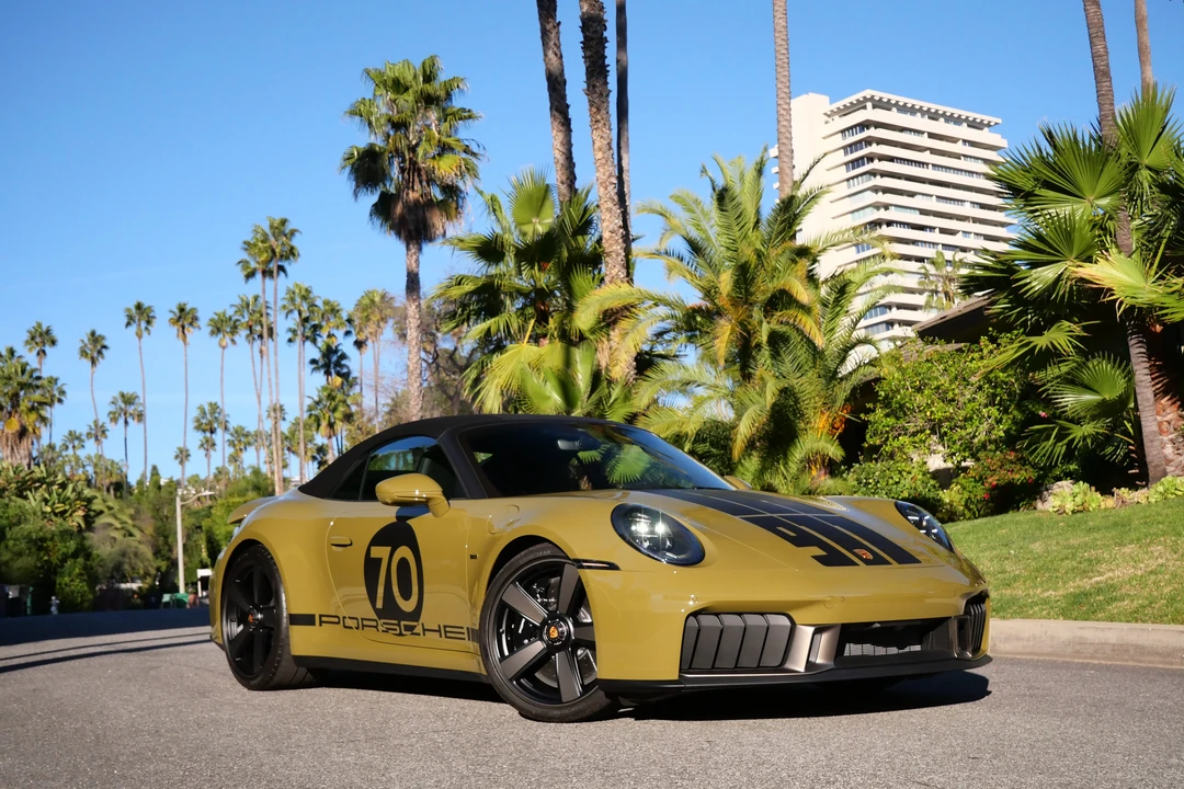 2026 Porsche 911 - Image 12 of 31