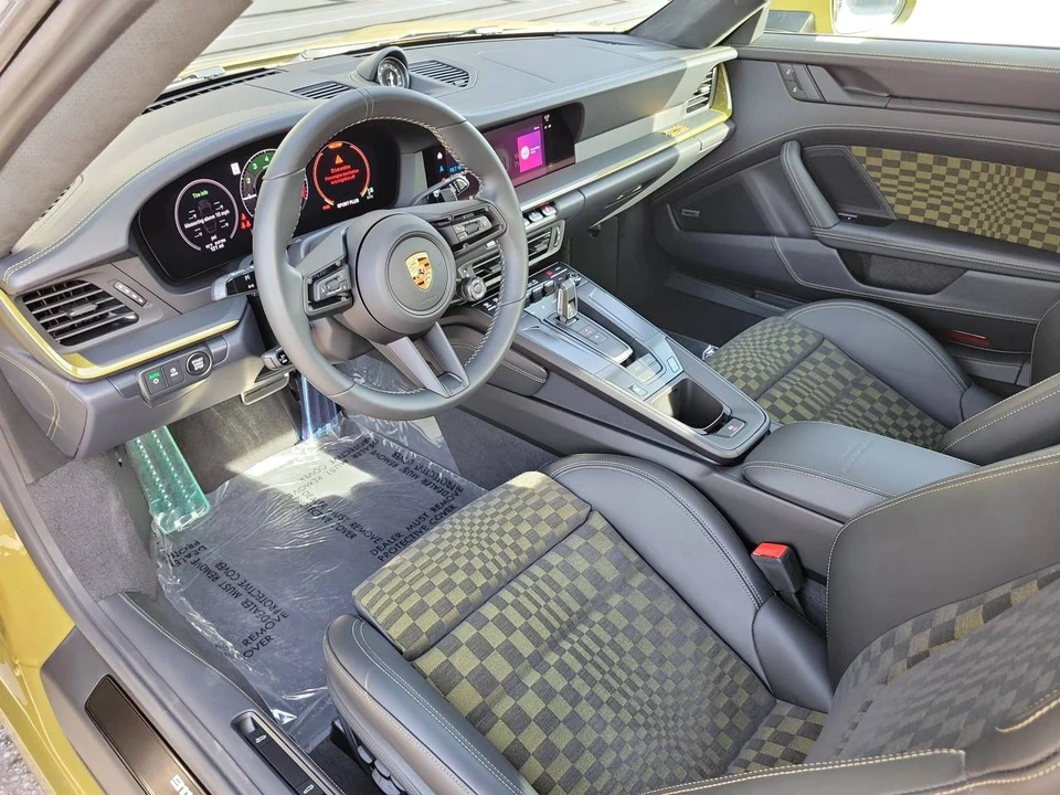 2026 Porsche 911 - Image 4 of 4
