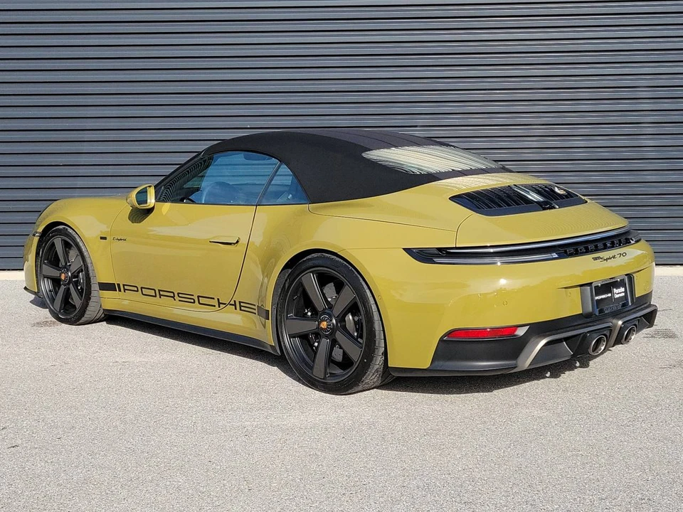 2026 Porsche 911 - Image 3 of 4