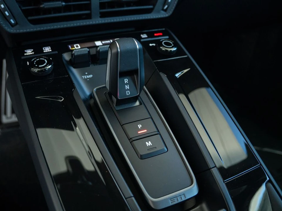 2026 Porsche 911 - Image 27 of 31