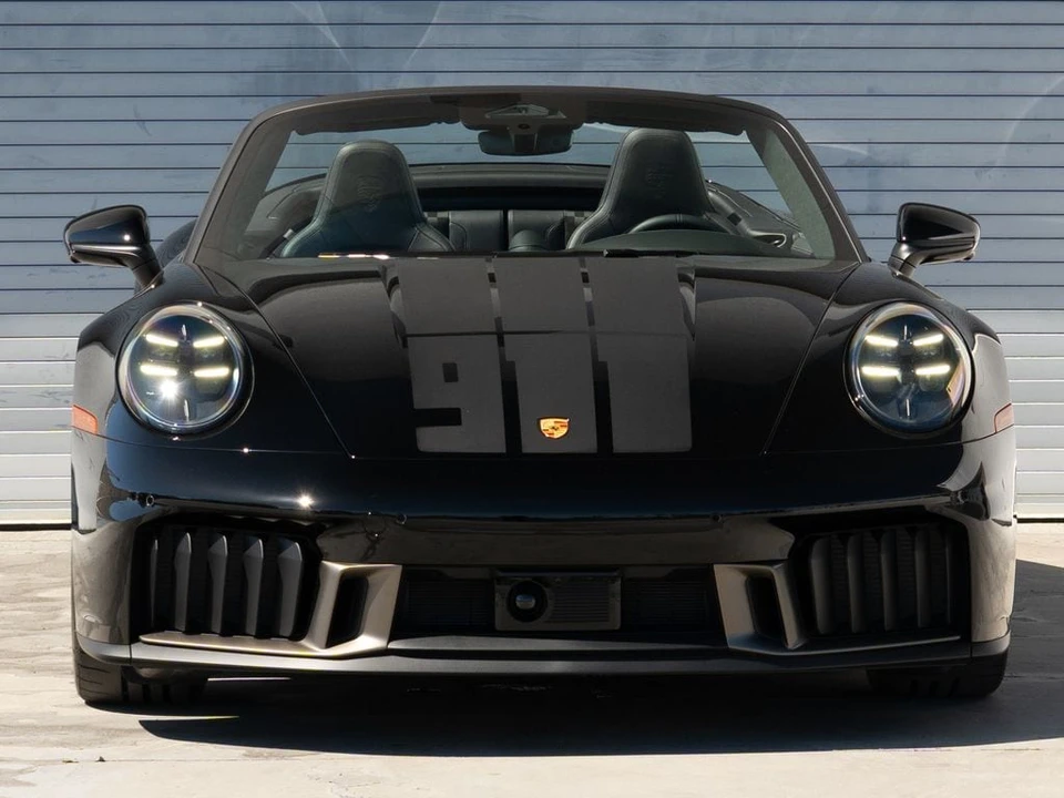 2026 Porsche 911 - Image 12 of 31