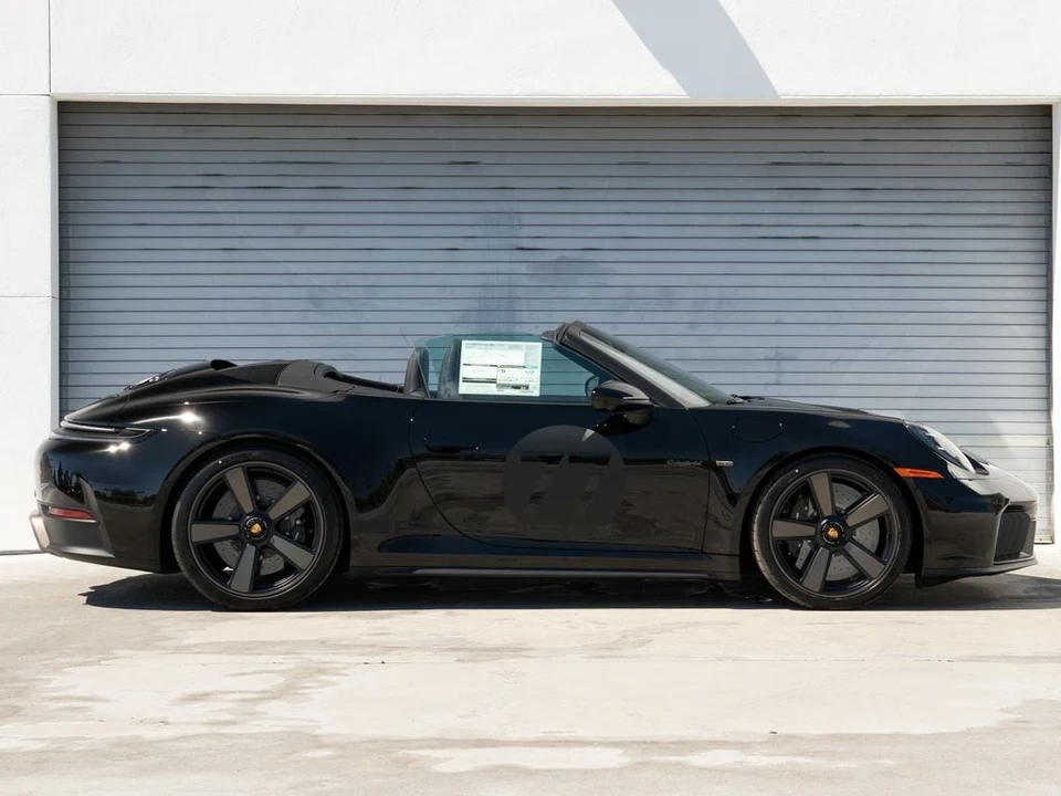 2026 Porsche 911 - Image 8 of 31