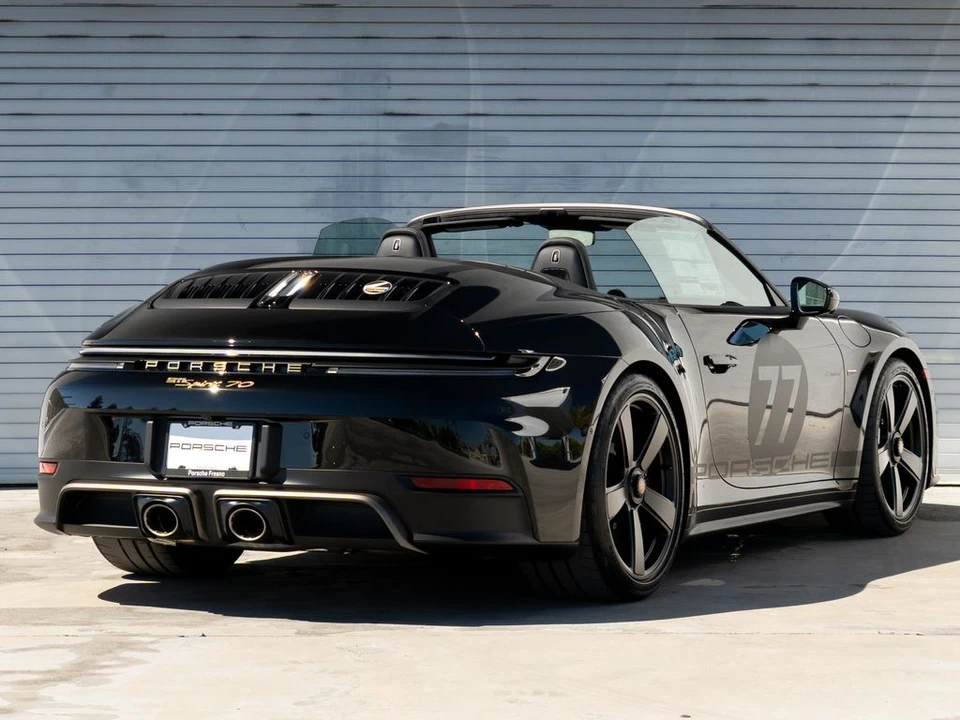 2026 Porsche 911 - Image 7 of 31