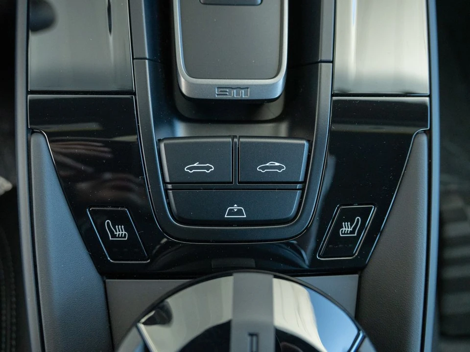 2026 Porsche 911 - Image 29 of 31