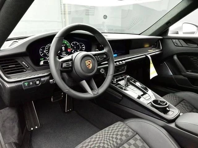 2026 Porsche 911 - Image 4 of 5