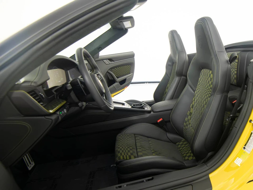 2026 Porsche 911 - Image 5 of 5