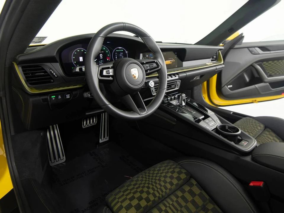 2026 Porsche 911 - Image 4 of 5