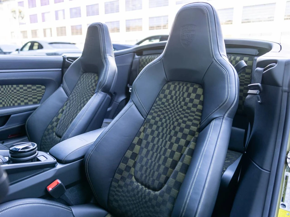 2026 Porsche 911 - Image 5 of 5