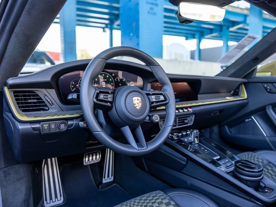 2026 Porsche 911 - Image 4 of 5