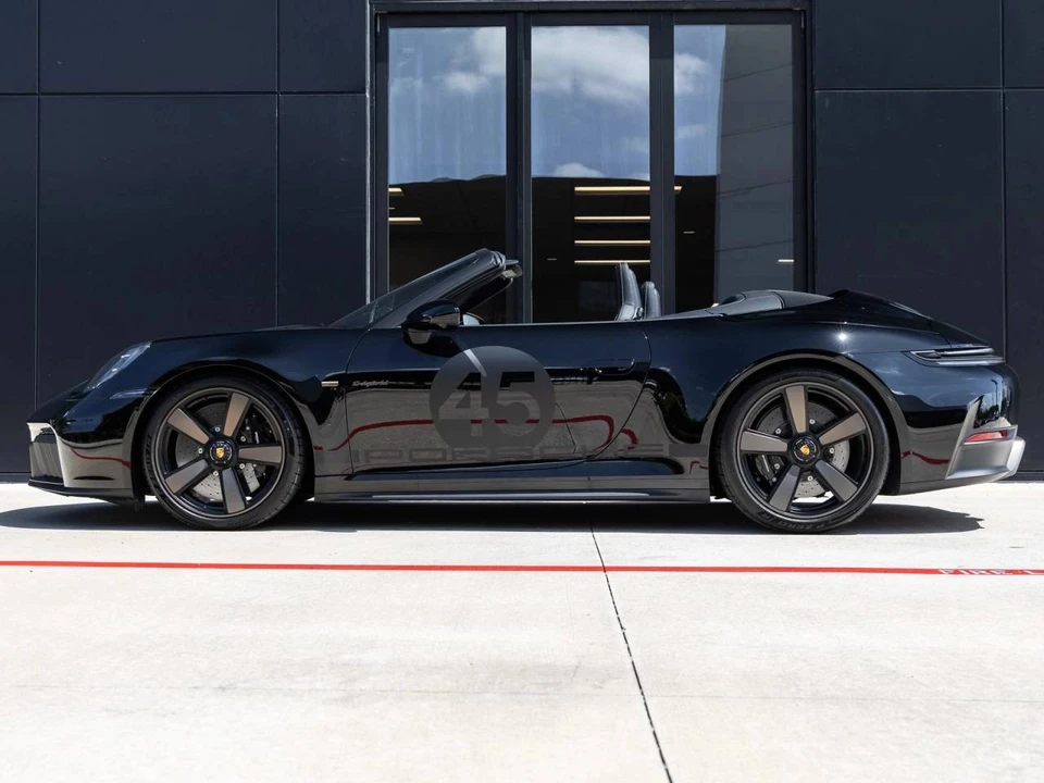 2026 Porsche 911 - Image 2 of 5
