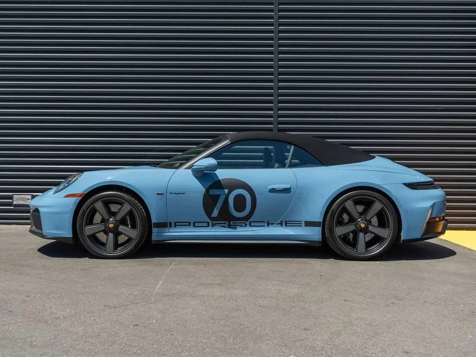 2026 Porsche 992 Carrera - Image 2 of 5