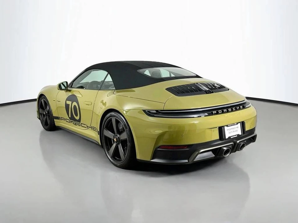 2026 Porsche 911 - Image 3 of 4