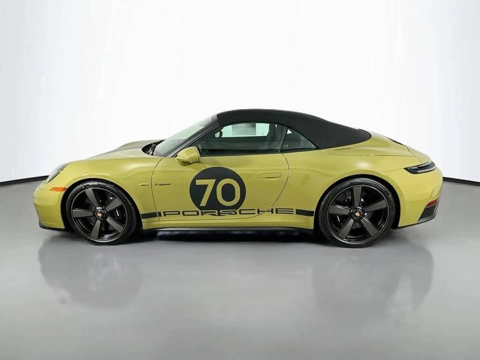 2026 Porsche 911 - Image 2 of 4