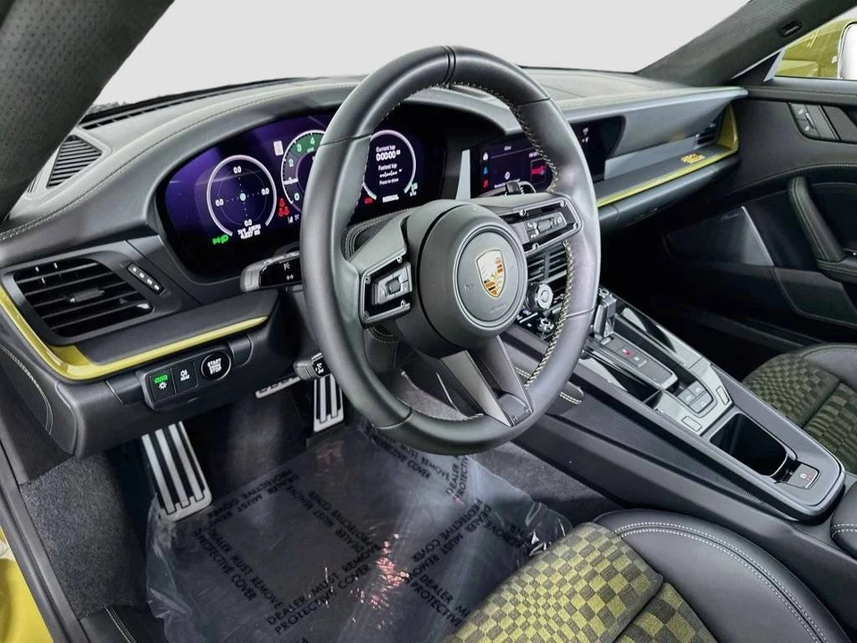 2026 Porsche 911 - Image 4 of 4