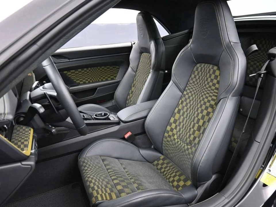 2026 Porsche 911 - Image 5 of 5