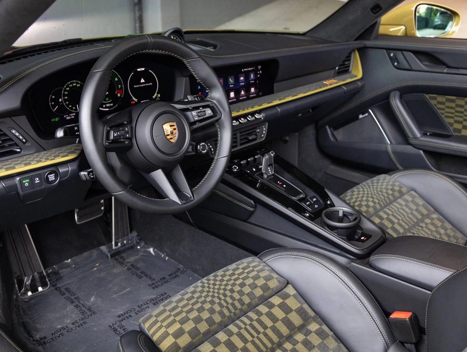 2026 Porsche 911 - Image 4 of 5