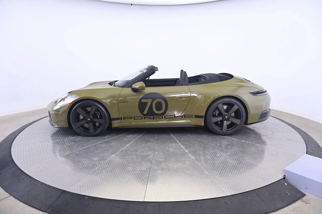 2026 Porsche 911 - Image 2 of 5